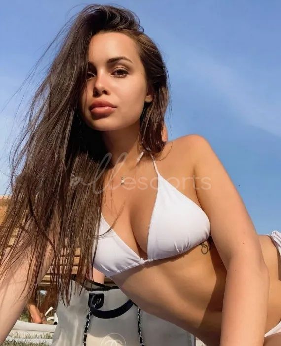 Zarina Napoli