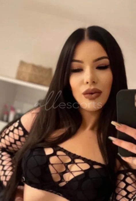Alexandra Alexandra