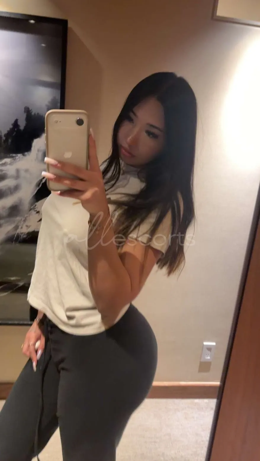 Ellie photo