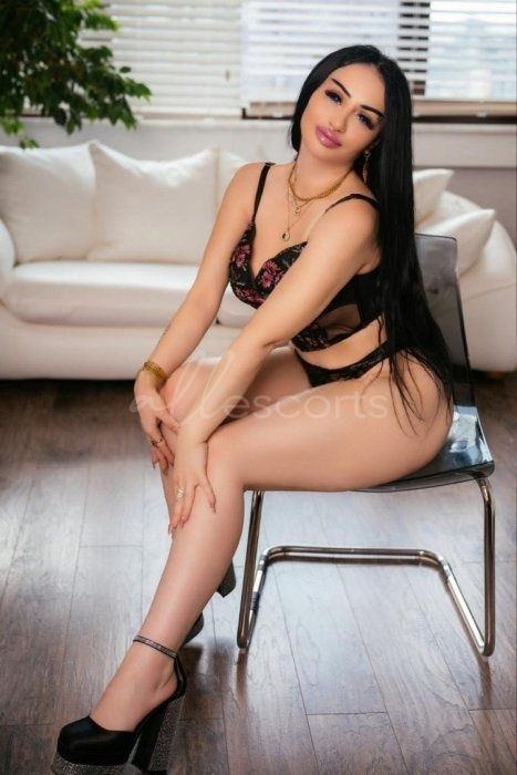 Tia Adana