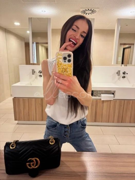 Ariana Graz