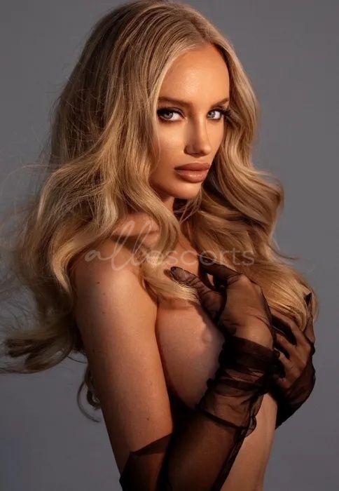Chloe London