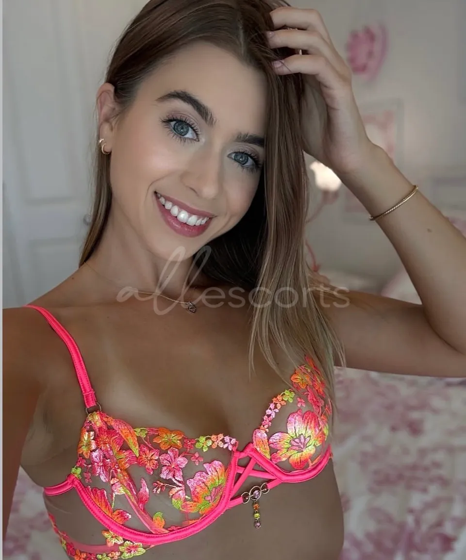 Julie Ann  photo