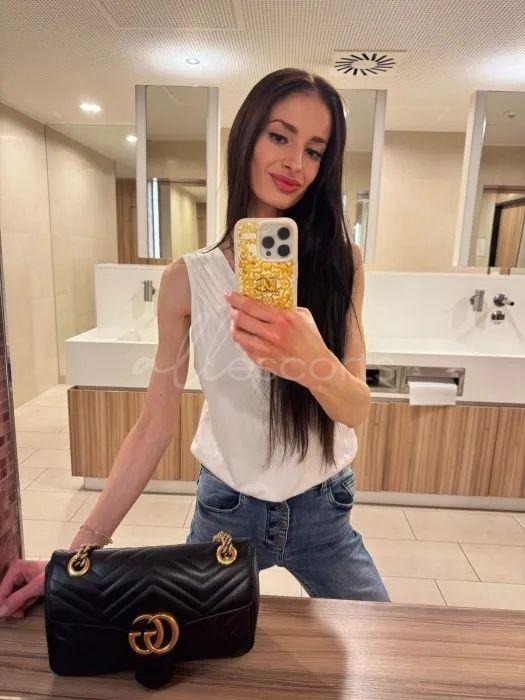 Ariana Graz